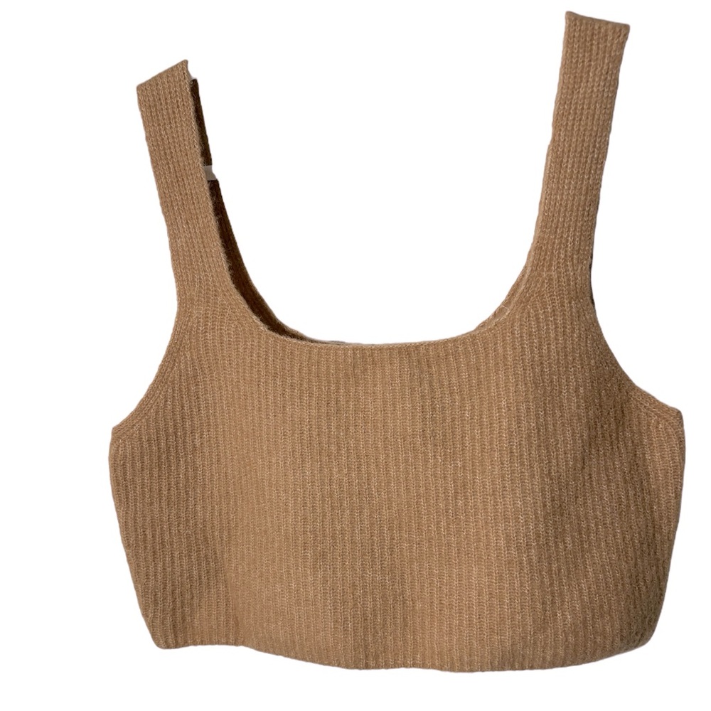 Everlane NWT Women’s Yak and Wool blend sweater crop tank. Camel. Size M and S